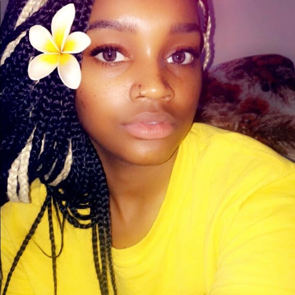 Meet your Posher, Alexis - Picture 6 of 6